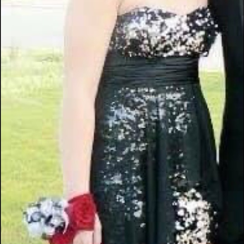 Xtraordinary Dress